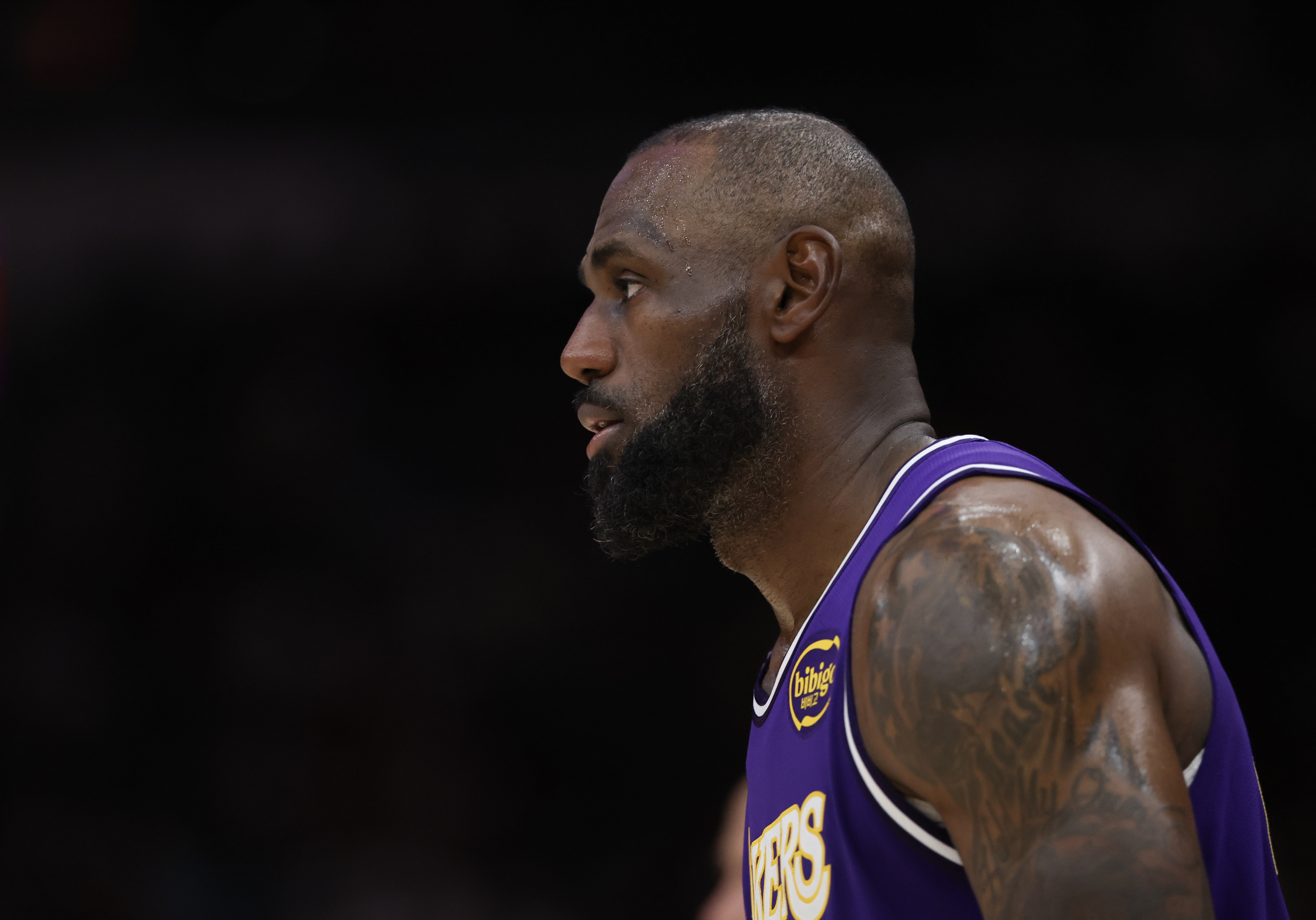 Kaiyun Sports-阿特金森：面对换防我们通常能让莫布里惩罚 但詹姆斯单防防住了